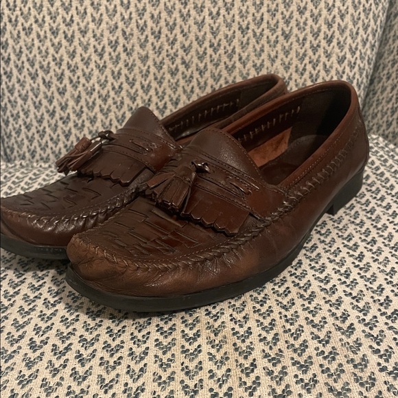 Nunn Bush Other - Nunn Bush Men’s Dark Brown Leather Tassel Moc Toe Loafers